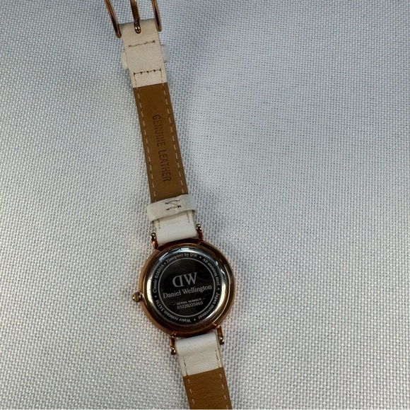 NWT Daniel Wellington Petite Bondi Rose Gold Watch - Picture 5 of 5
